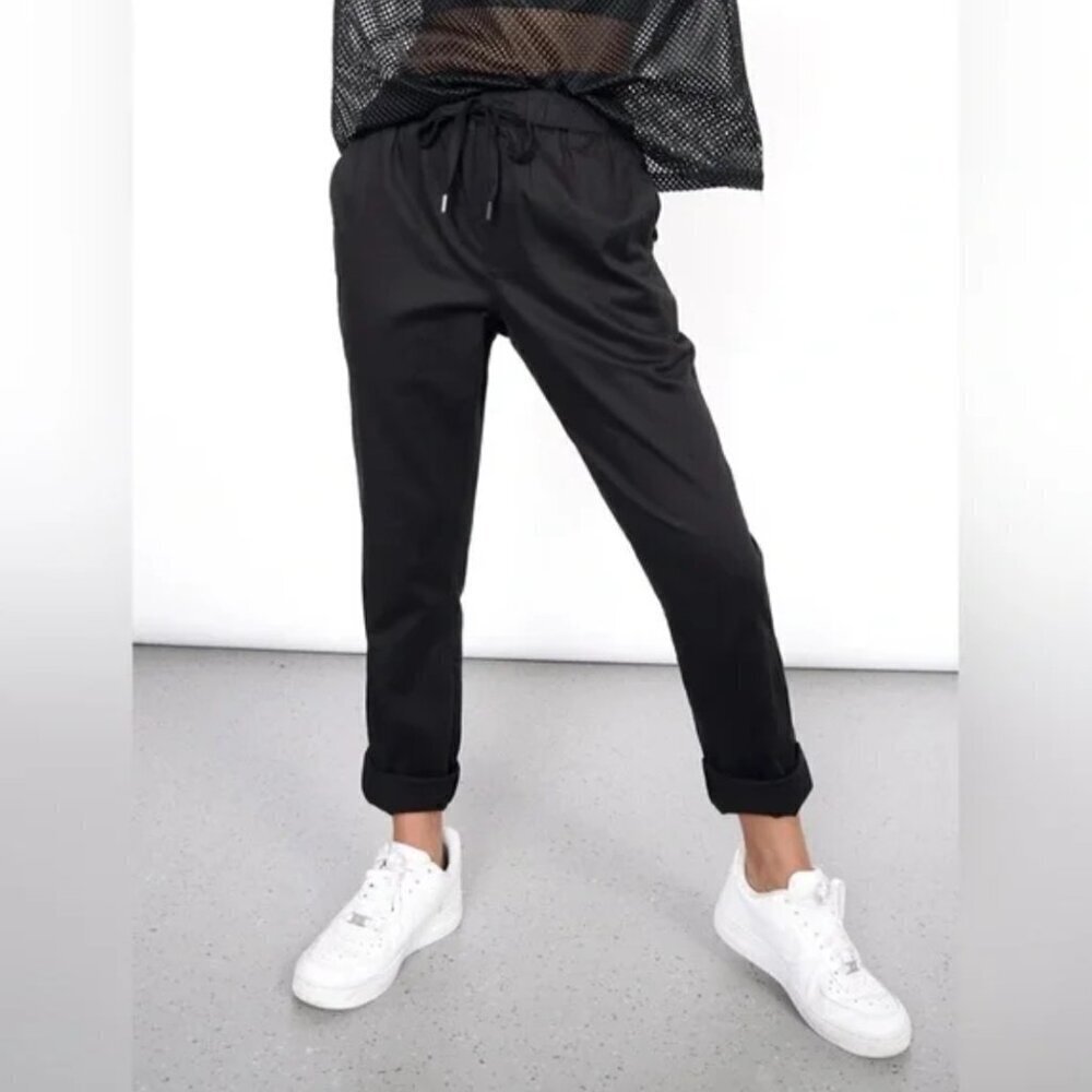 Wildfang The Essential Drawstring Pant in Black